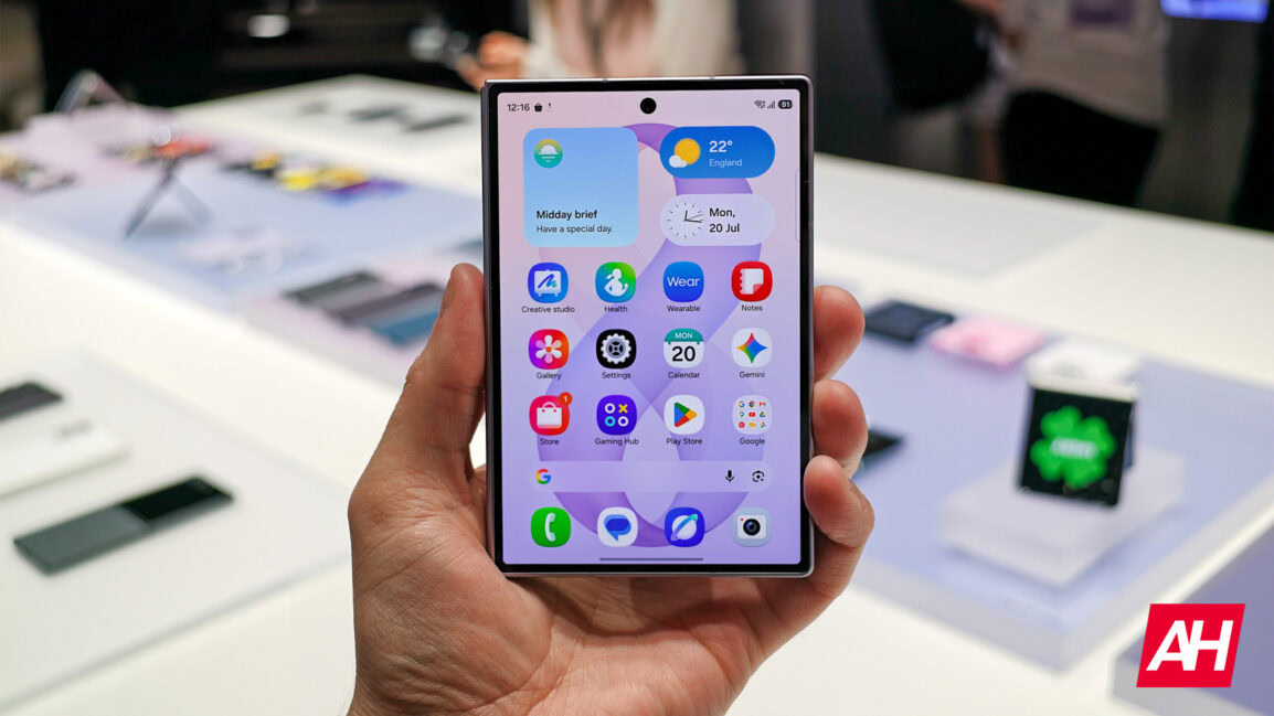 Samsung Galaxy Z Fold 8 AH 54