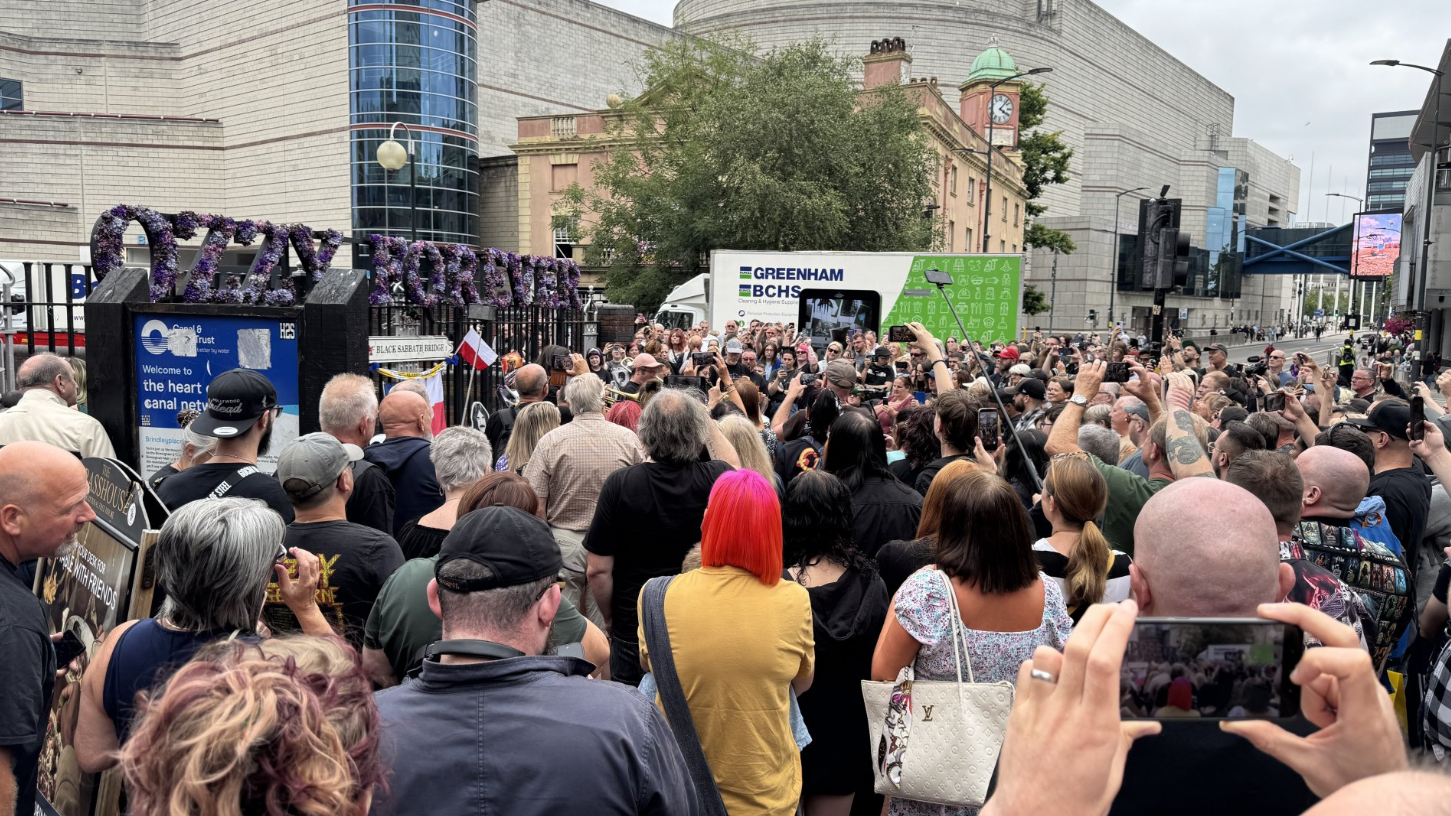 Hundreds flocked to the Black Sabbath bench to see the performance