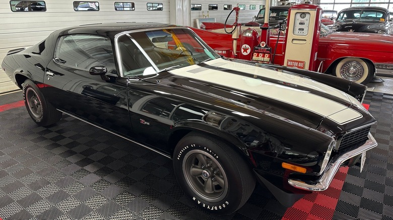 Why Do Some Classic Cars Have Wires In The Windshield?