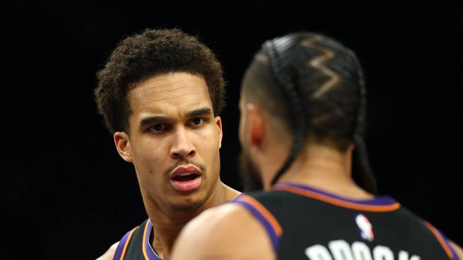 2 Suns who will surprisingly steal more minutes at center next season