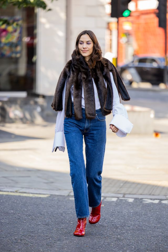 Boots With Jeans Make it Minimal
