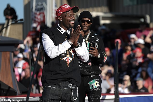 Former Steelers teammates Antonio Brown and Le'Veon Bell stump for Donald Trump in 2024