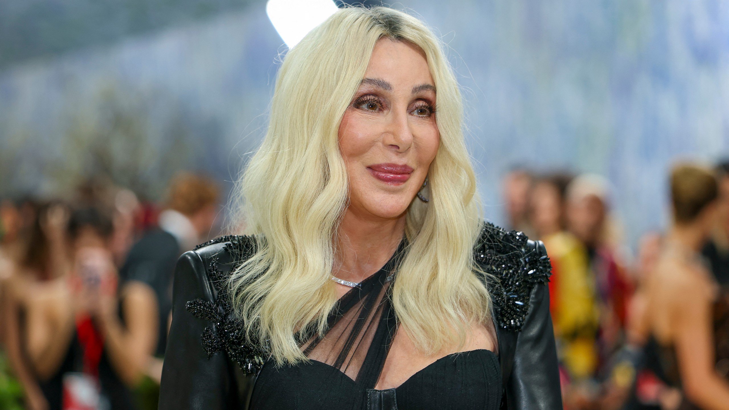 Cher spent $1 million in legal fees fighting Sonny Bono’s widow—her iconic Malibu home is worth 85 times that