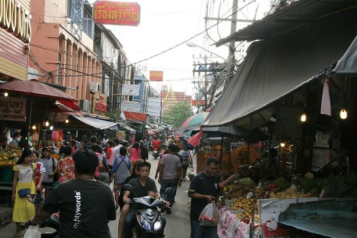 45 Disappointed Tourists Share Travel Destinations That Aren’t Worth The Hype
