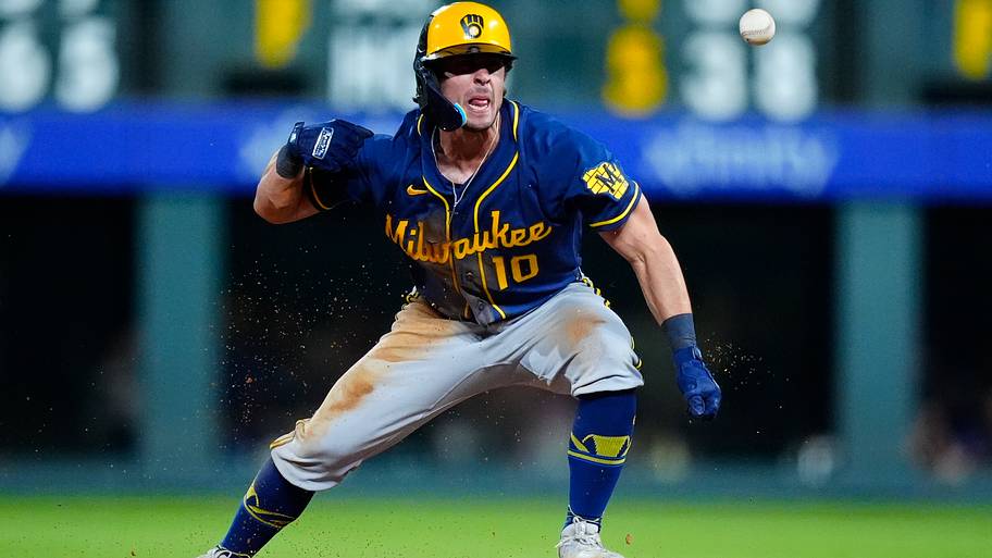 Brewers' Sal Frelick Seeking Second Opinion on Shoulder Issue