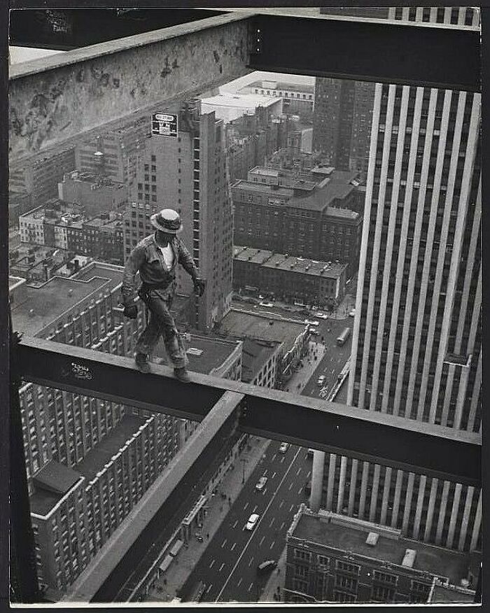 Snapshots Of Another Time: 44 Important Historical Images With More To Say