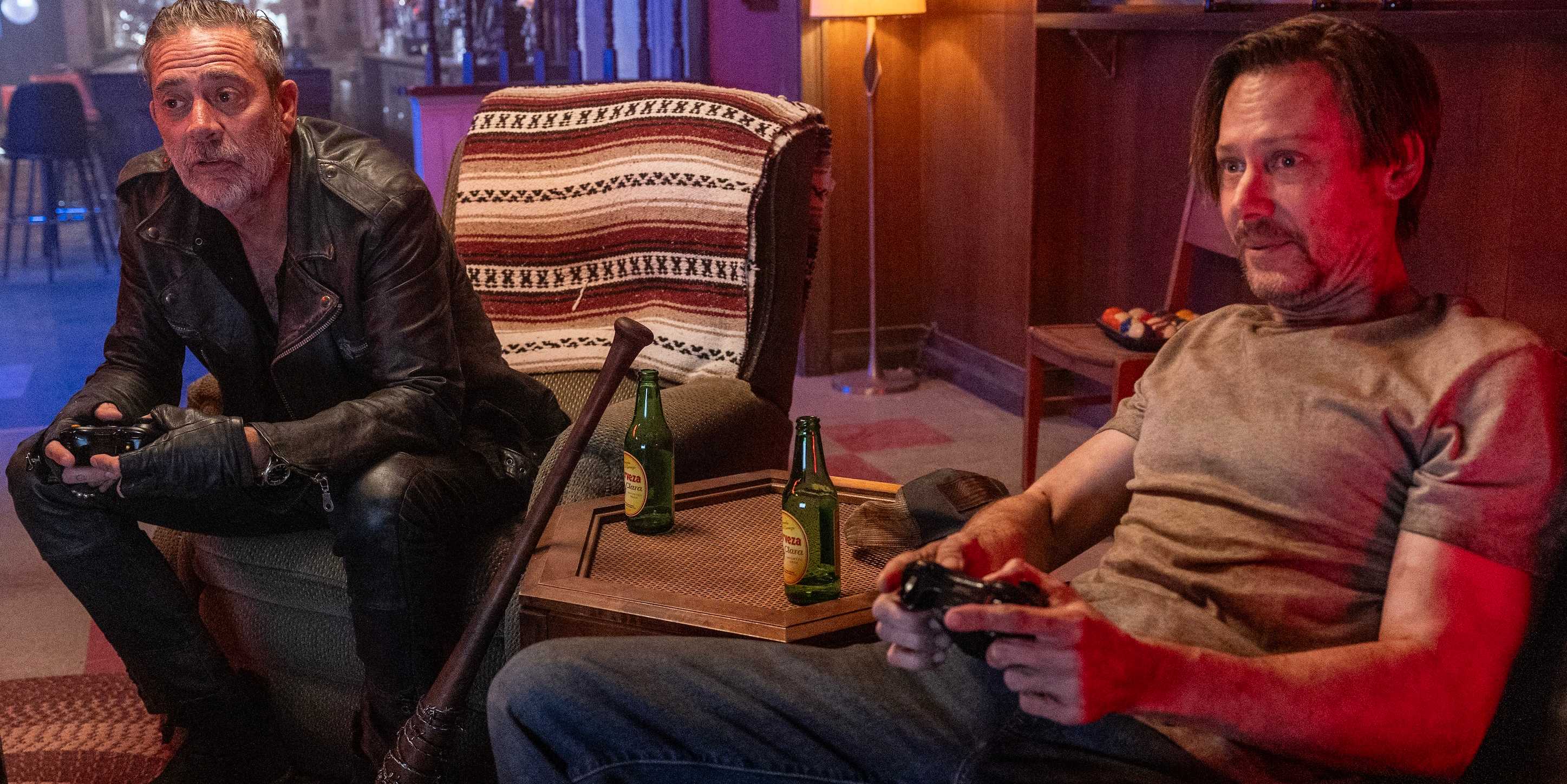 Negan (Jeffrey Dean Morgan) and Dillard (Jimmi Simpson) on The Walking Dead: Dead City