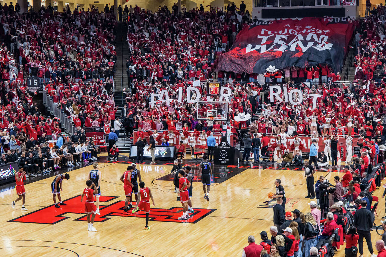Texas Tech's $10,000 hoop dreams fantasy camp underlies college sports reality