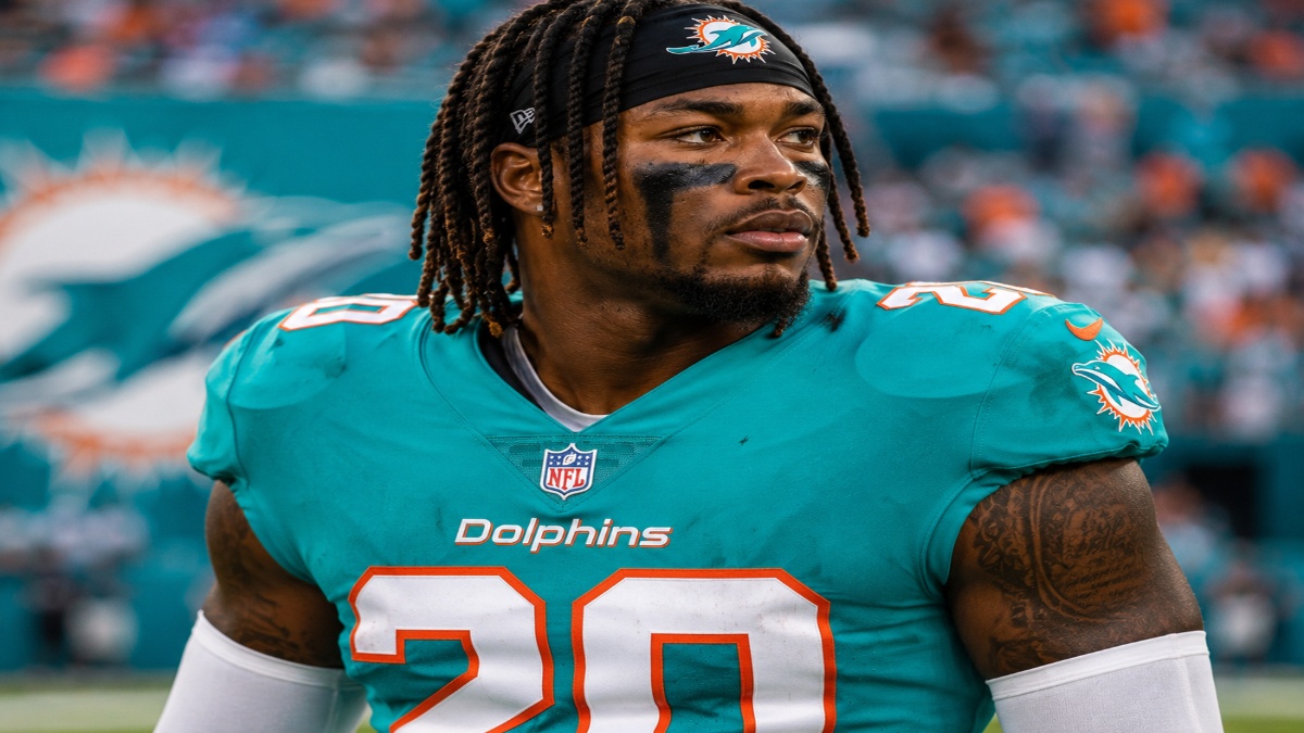 NFL: Dolphins lock up All-Pro Jordyn Brooks with massive extension is Miami building an elite defense?