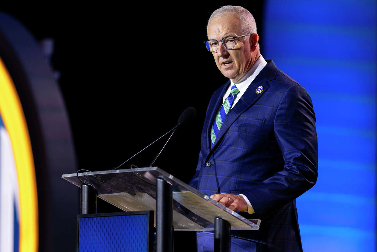 Motivation for Arch Manning, a conference breakaway and what we're hearing at SEC media days | Bohls