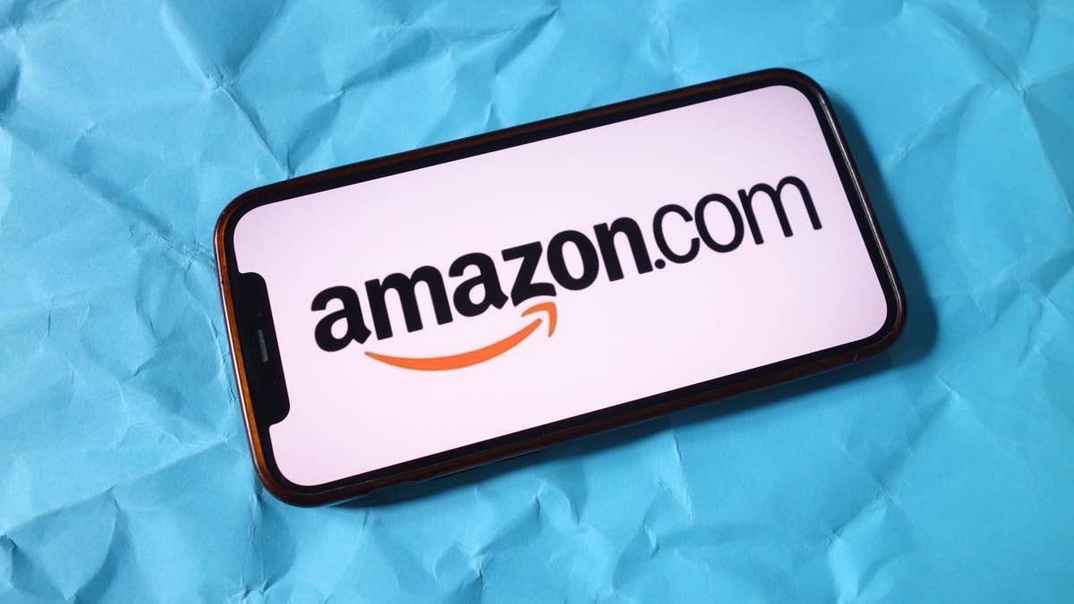 Thousands are picking up Amazon's powerful $31 portable fan to make summer more bearable