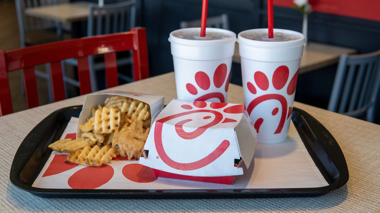 The Chain Restaurant That Goes Above And Beyond For Its Lemonade