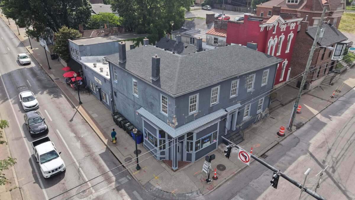 Downtown Lexington building being renovated into luxury short-term rentals