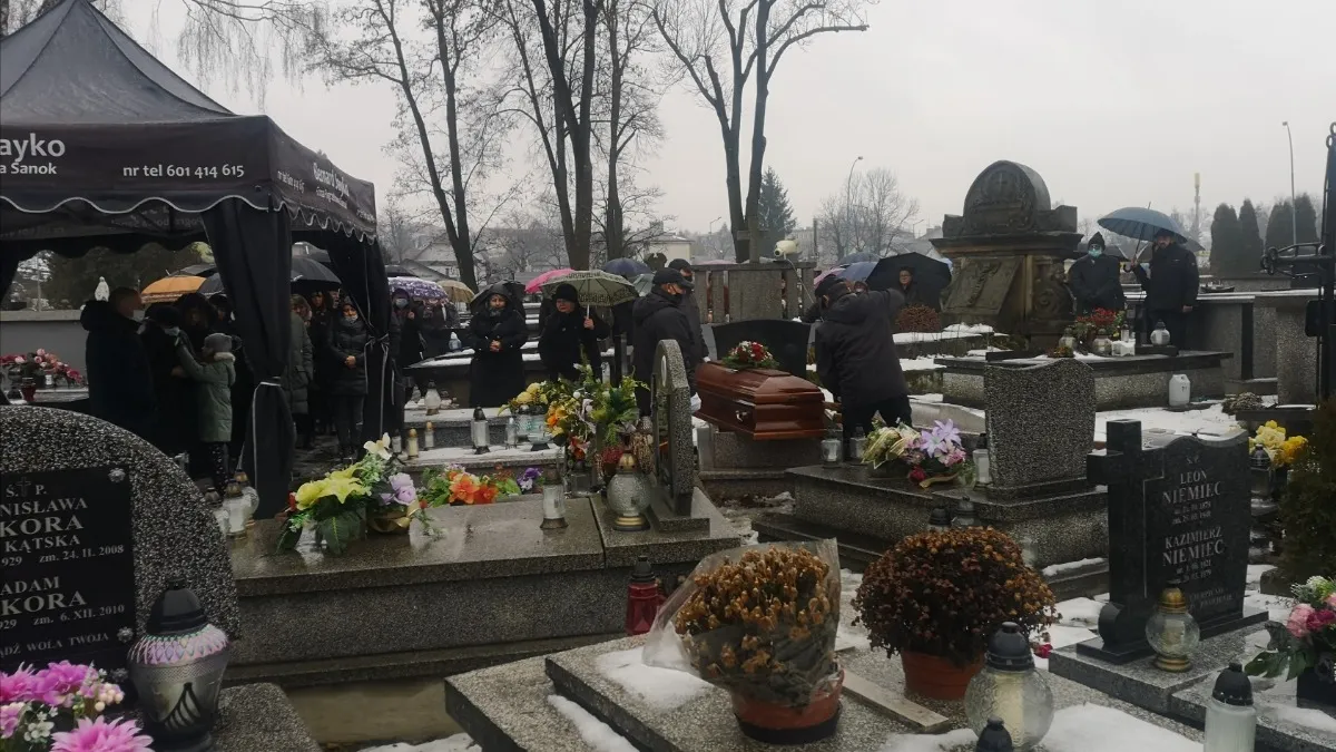 A Chinese man faked his death and staged his own funeral, and it was all because he wanted to dodge a drunk driving charge
