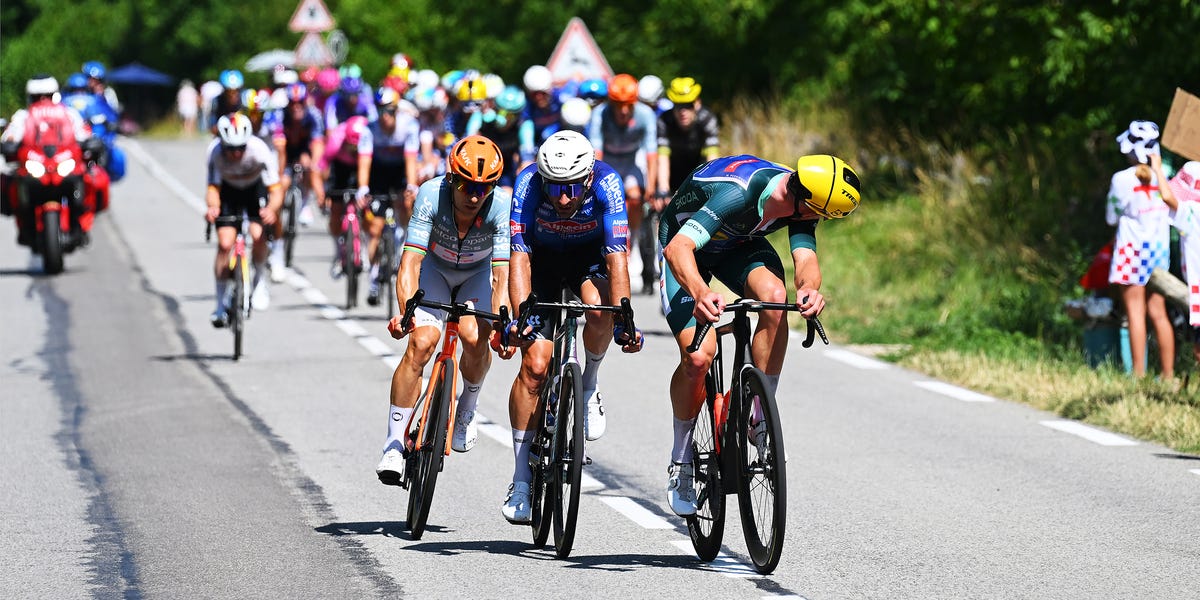 What the pros get wrong on purpose in the chase at stage 17 of the Tour de France