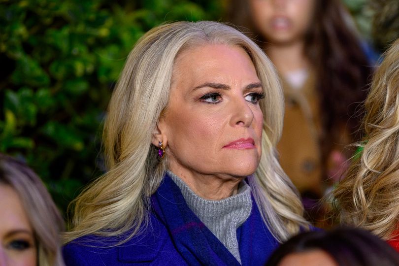 Former Fox News weathercaster claims network 'muzzled' her before exit over health issues