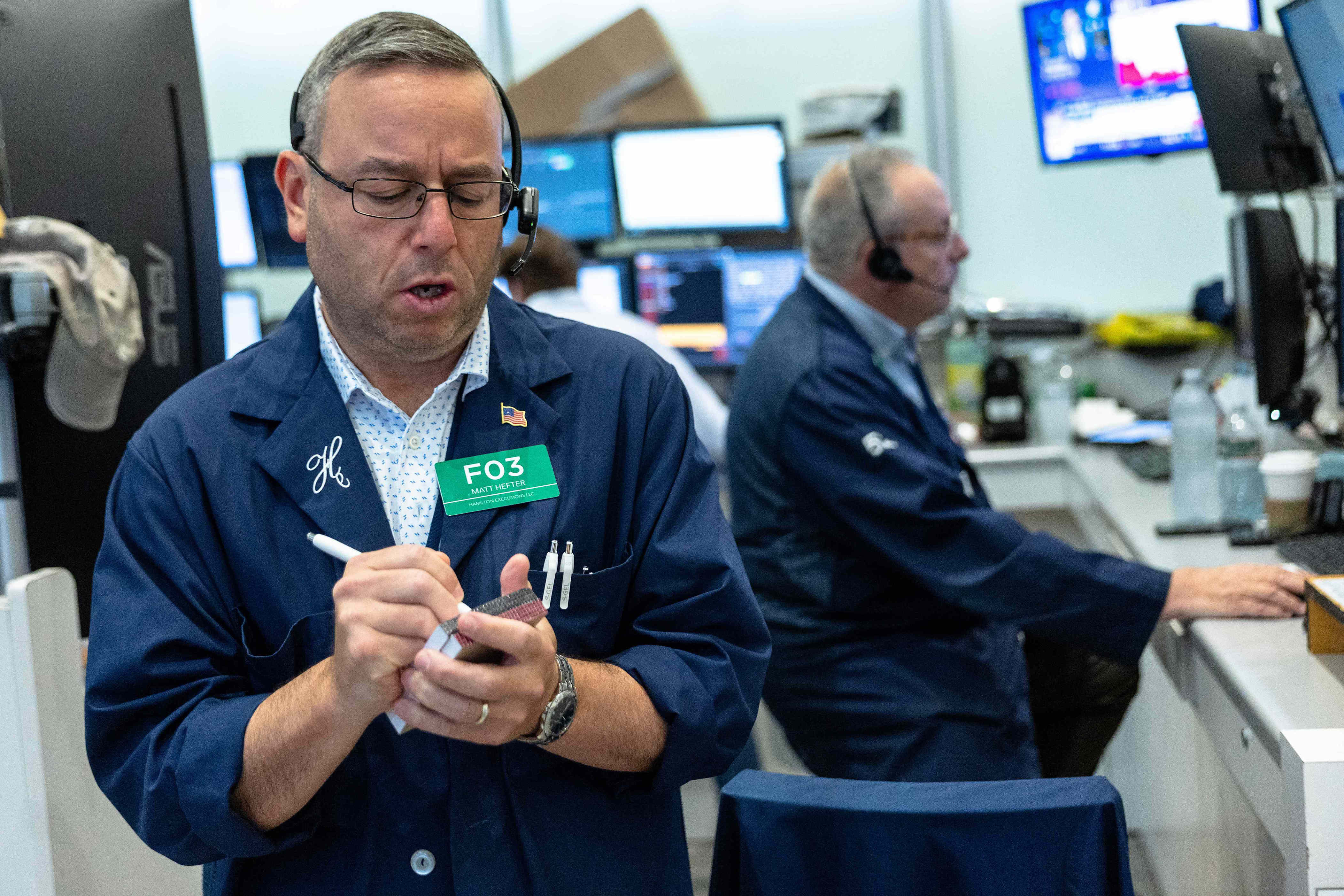 Stock market today: Major indexes end lower ahead of big tech earnings; oil prices, Treasury yields gain