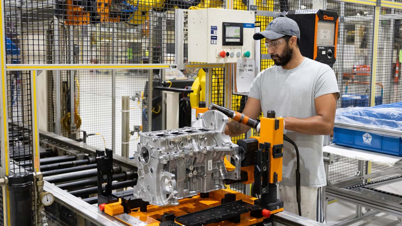 Stellantis EP6 1.6 liter hybrid engine