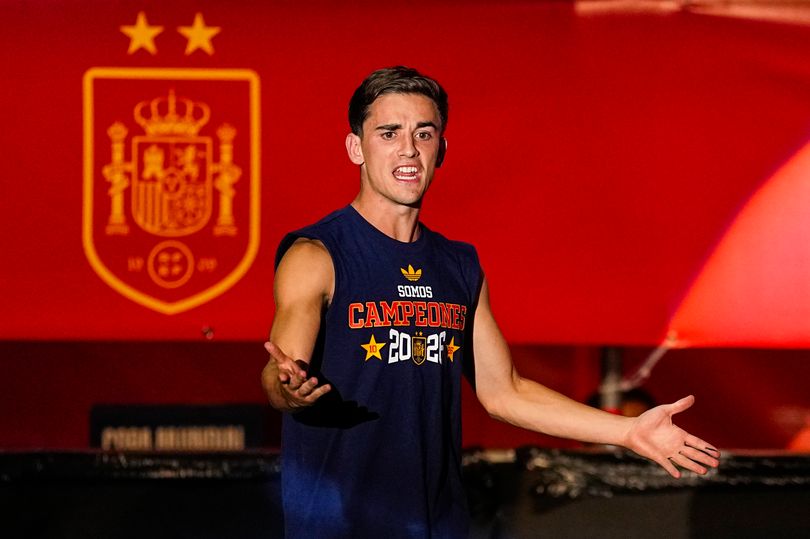 Spain star punched by Leandro Paredes sends FIFA plea over Argentina ban