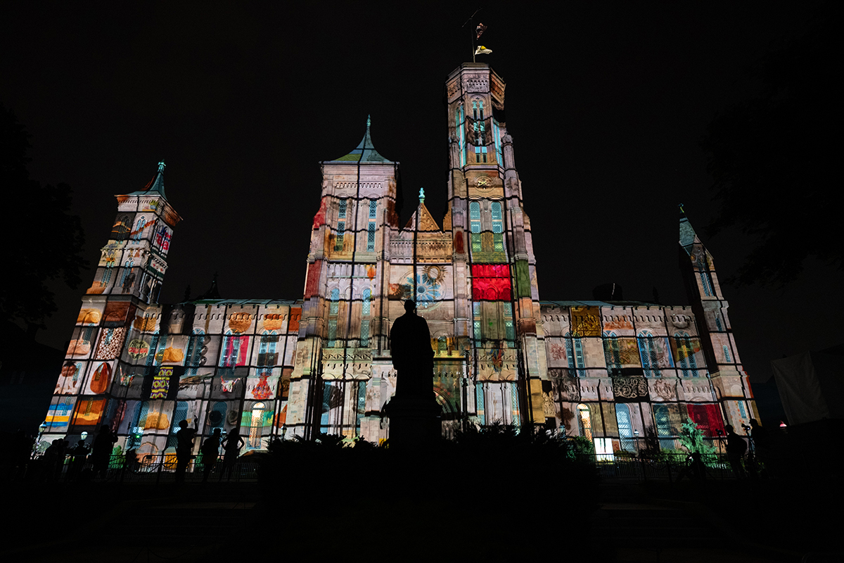 Check out Refik Anadol's AI projection 'Smithsonian dreams'