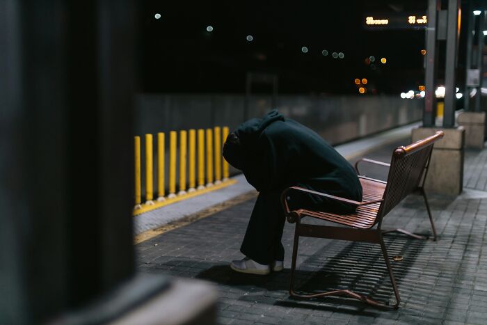 57 People Reveal The Sneaky Red Flags That Prove Someone’s Kindness Is Just An Act