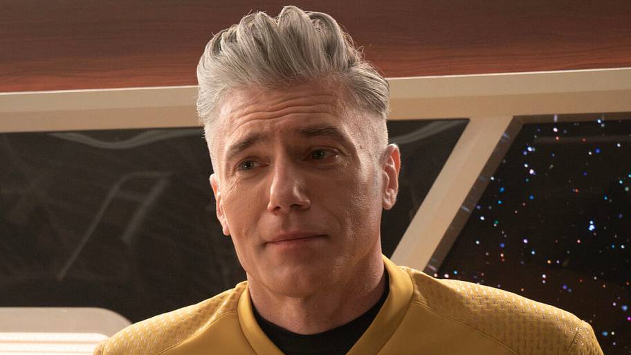 Star Trek's Anson Mount shares scene-stealing kiss during SNW press tour