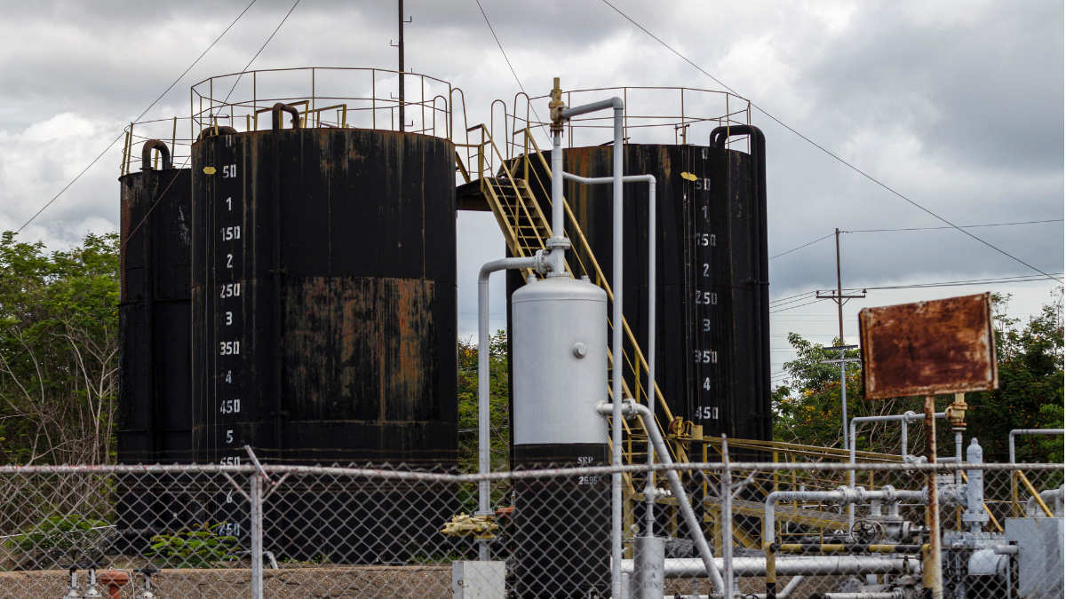 Trump faces questions over missing $13 billion in Venezuelan oil money