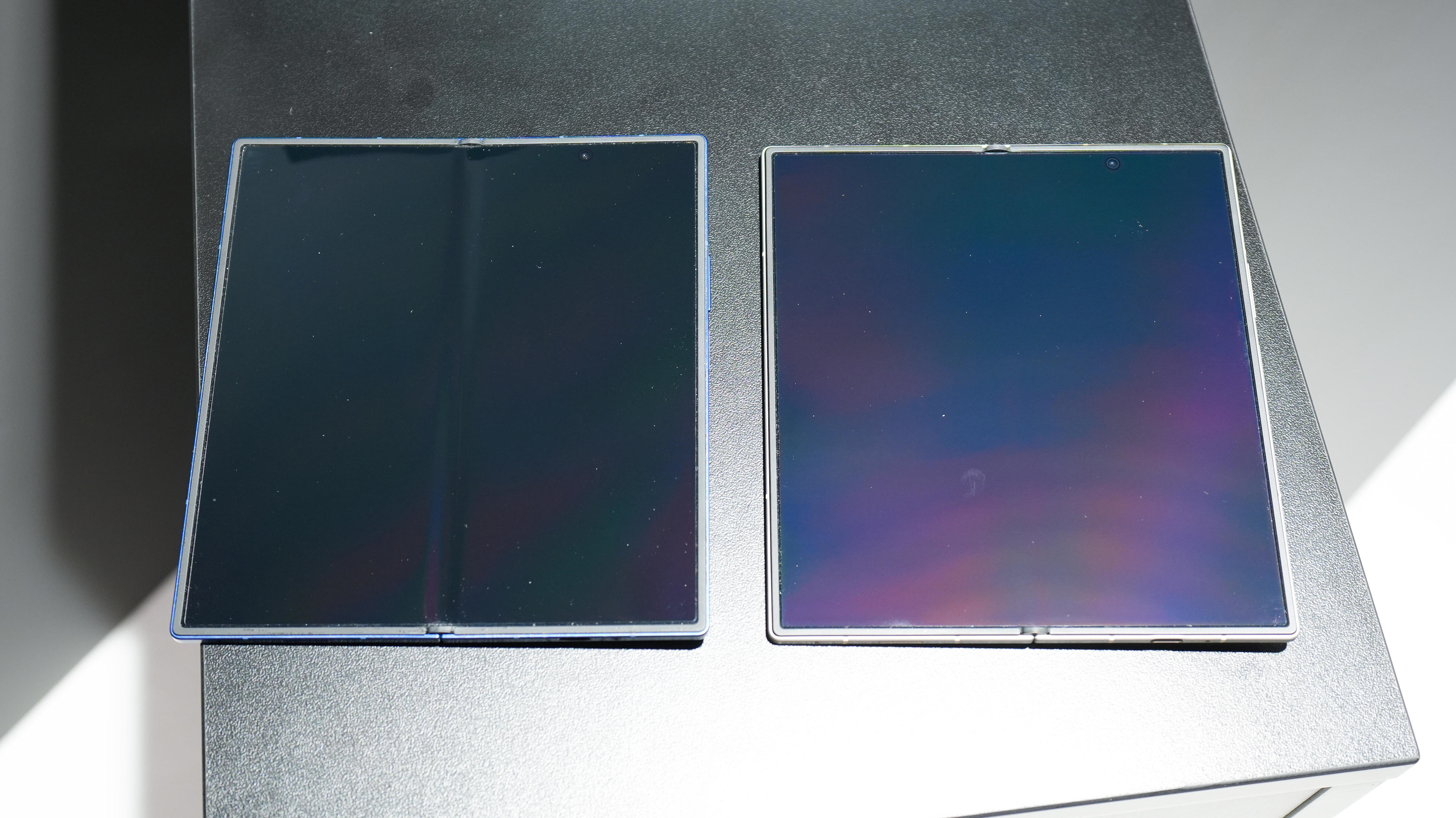 Notice the lack of a crease on the Samsung Galaxy Z Fold 8 Ultra (right) compared to the Z Fold 7 (left)?