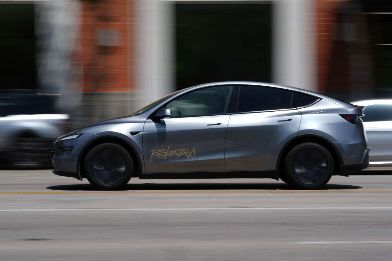 Tesla says its ride-hail service goes to SFO. Here's what the company is allowed to do