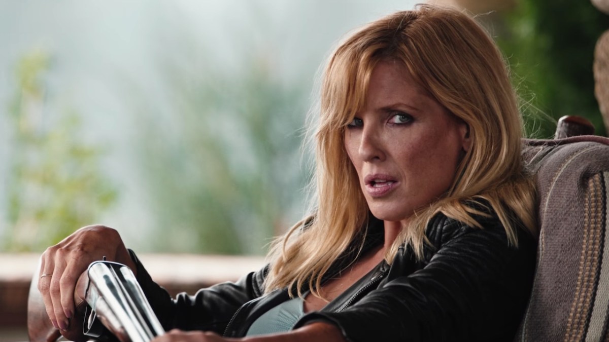 Beth Dutton behind the steering wheel