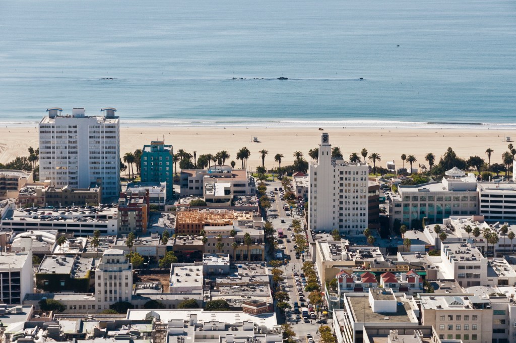 santa-monica-ca-edge-pacific-134052828_d0301f