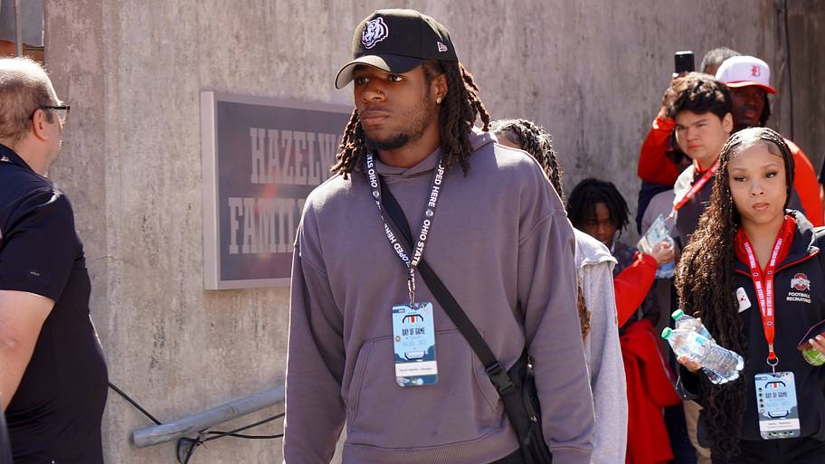 College Football’s No. 2 RB Makes Decision That Shakes Up Two National Powers