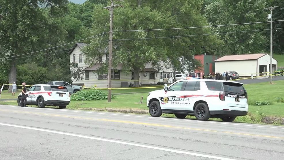 2 dead in apparent murder-suicide in Wayne County