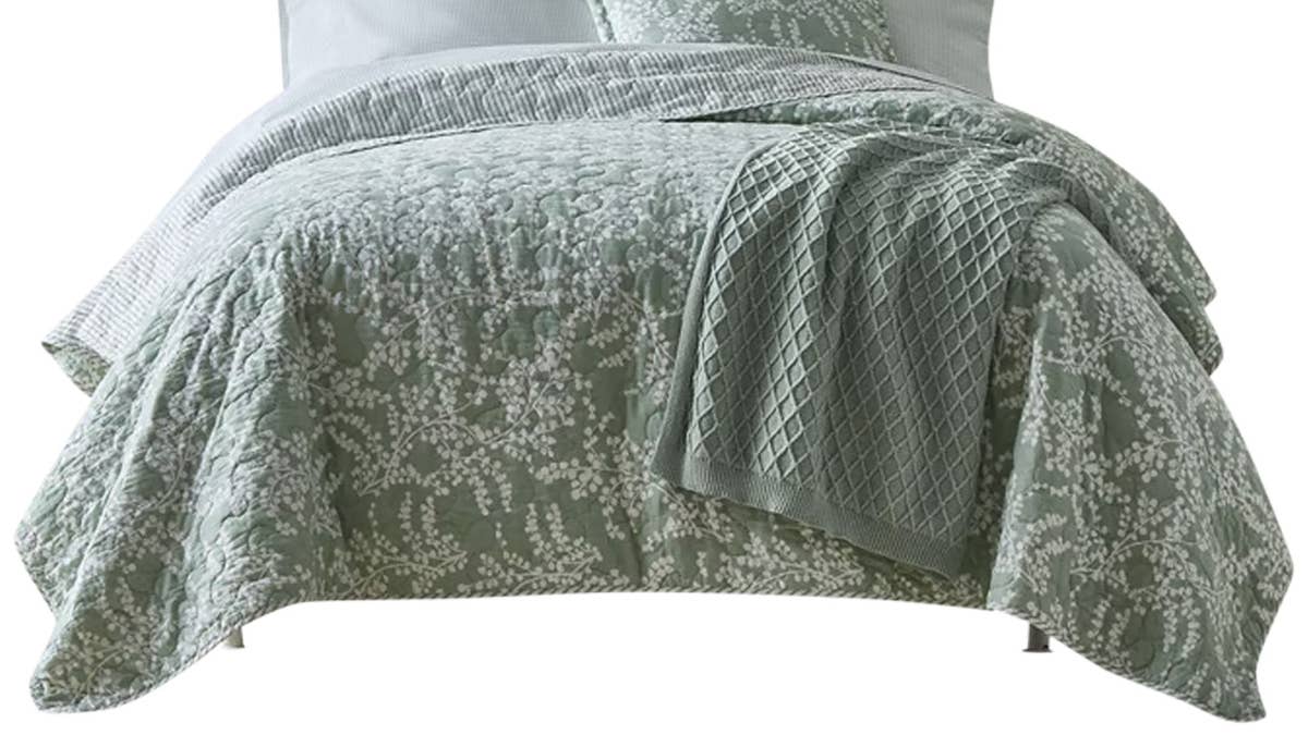 martha-stewart-layered-branches-3-piece-fullqueen-quilt-set