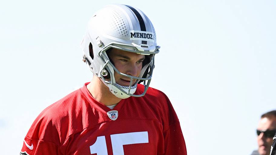 Las Vegas Raiders quarterback Fernando Mendoza