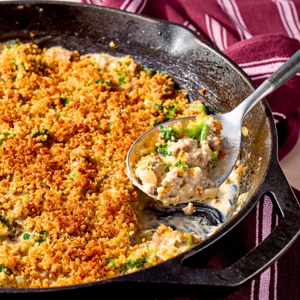 A recipe image of Cheesy Ground Beef & Broccoli Casserole.