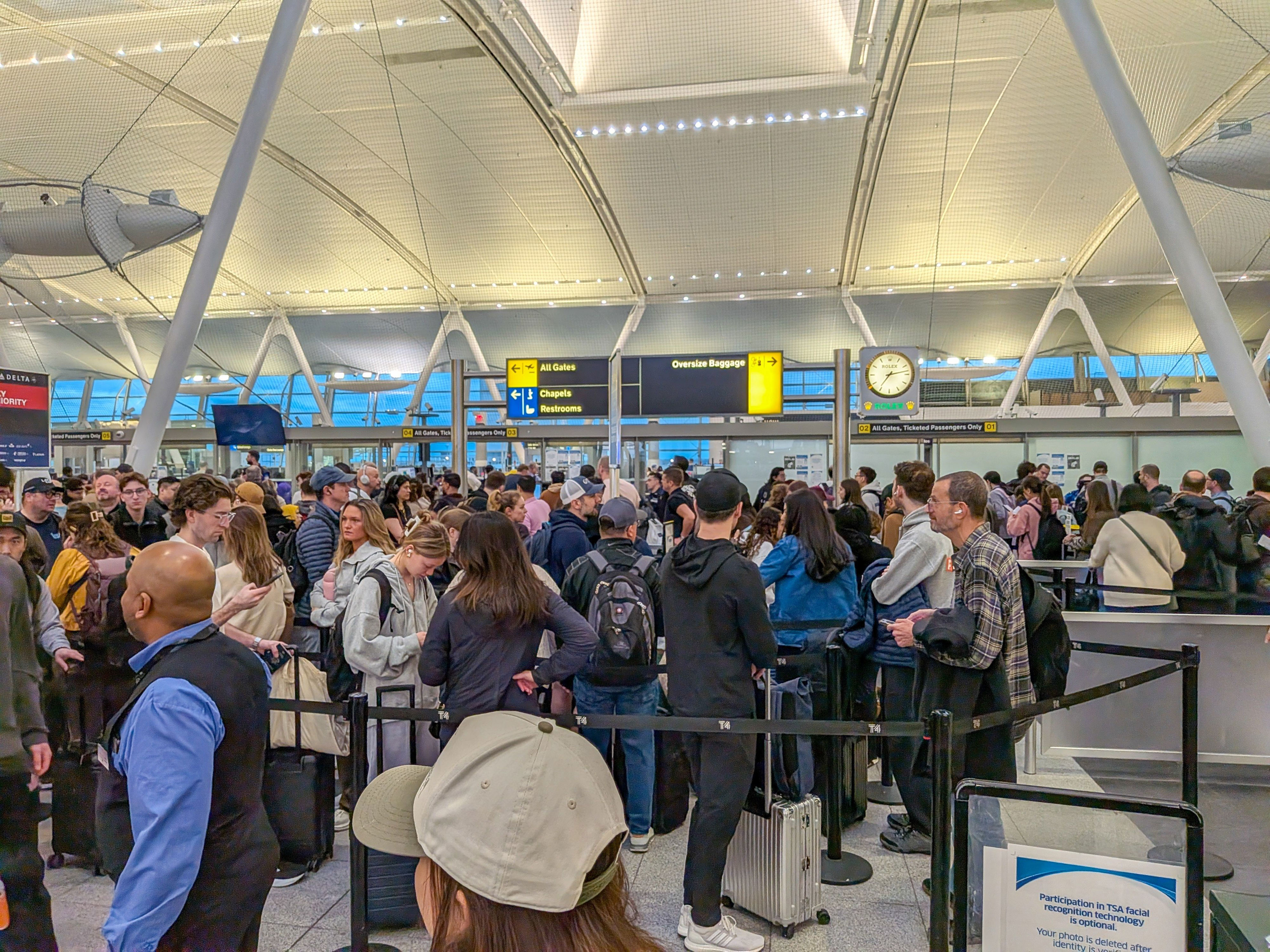 FAA stops all flights at 10 different East Coast airports: US airlines face thousands of cancellations