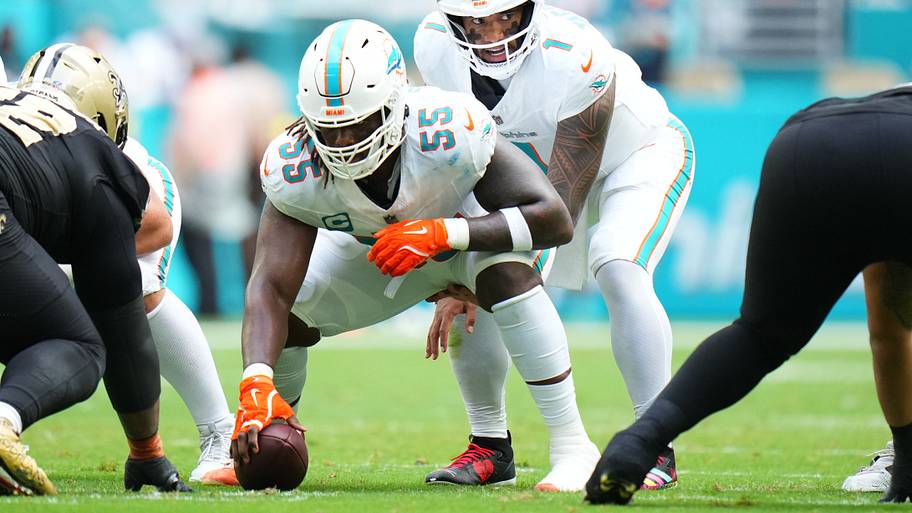 Miami Dolphins center Aaron Brewer
