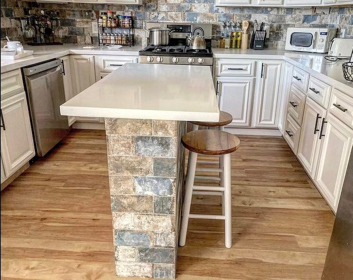 13 Homeowners Who Discovered a Fresh Backsplash Can Change Everything