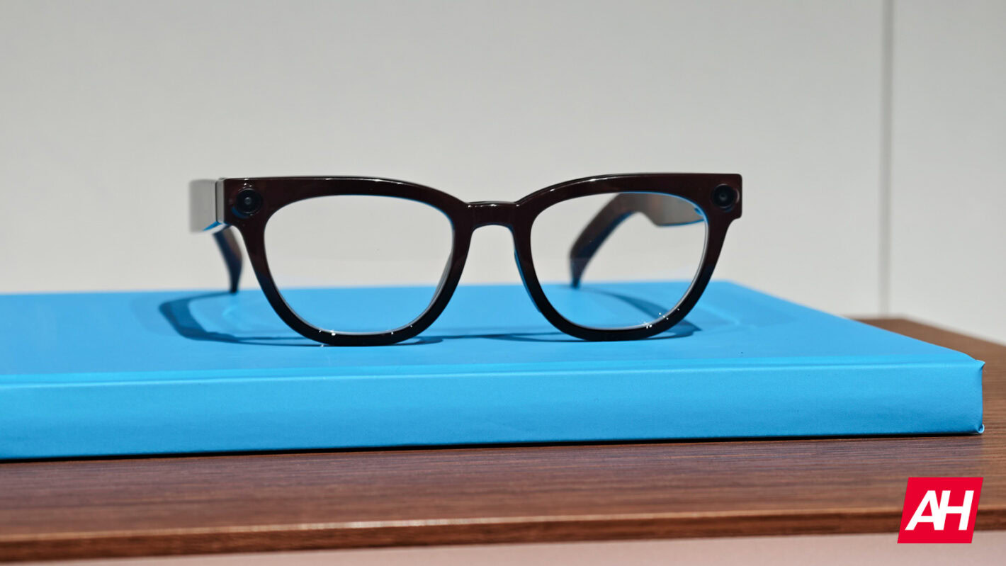 Samsung Intelligent Eyewear AH 33