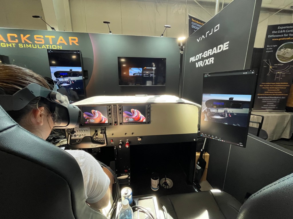 Photos From Oshkosh: Blackstar Flight Simulator