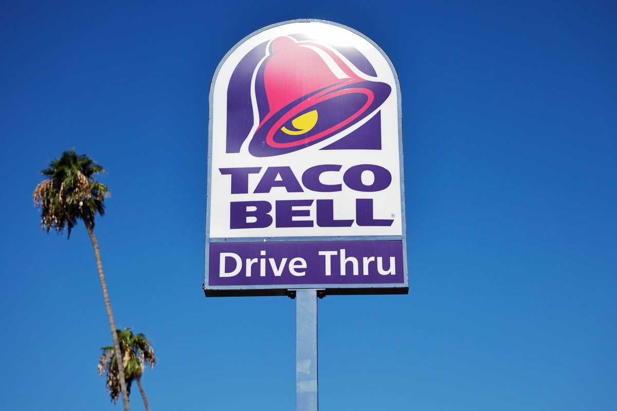 Taco Bell sees traffic plummet amid 'explosive diarrhea' outbreak