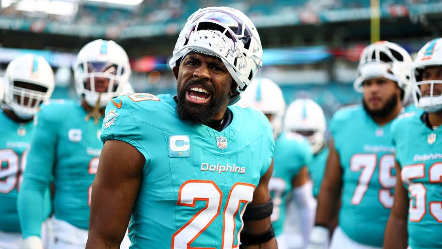 The Dolphins need to keep these 4 players long-term alongside Jordyn Brooks