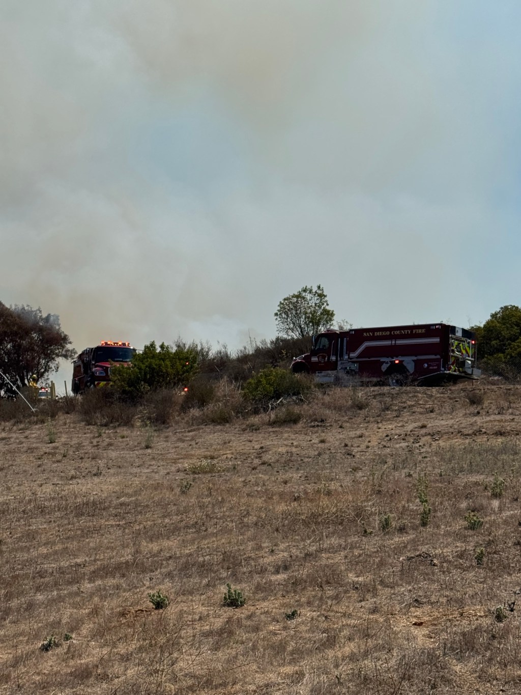 Fast-moving wildfire explodes in SoCal, forcing evacuations