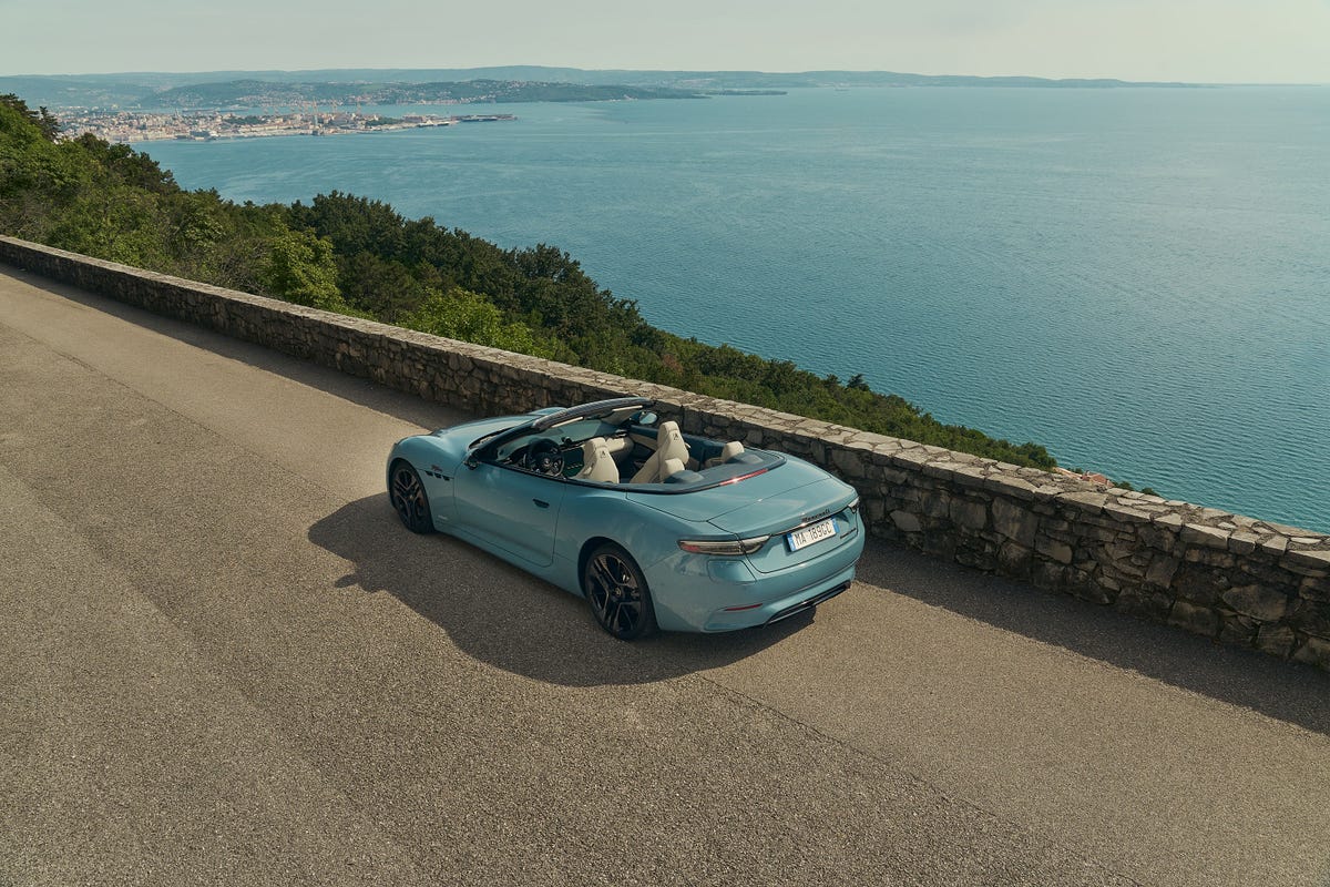 View Exterior Photos of the 2027 Maserati GranCabrio Folgore