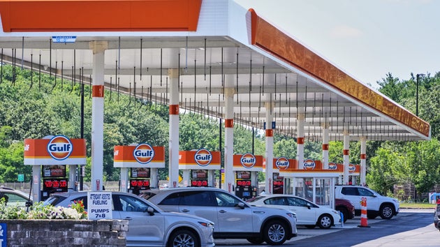 Average Price Of Gas In U.S. Tops $4 As Trump's War With Iran Rages On
