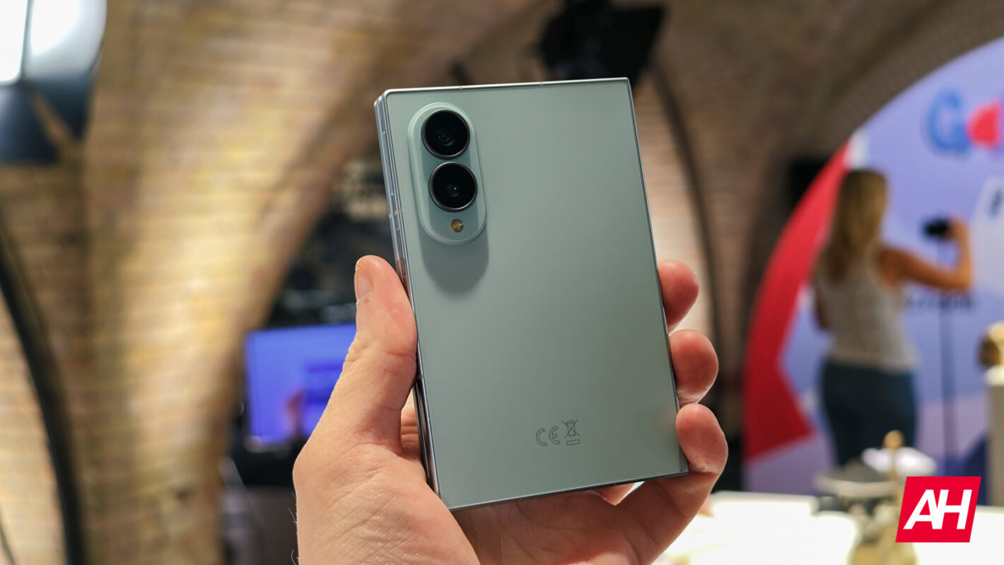 Samsung Galaxy Z Fold 8 AH 5