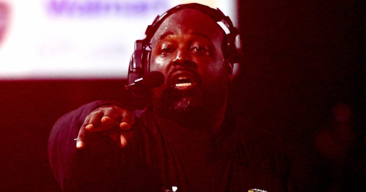 Sarasota Booker (Fla.) dismisses Carlos Woods as head football coach