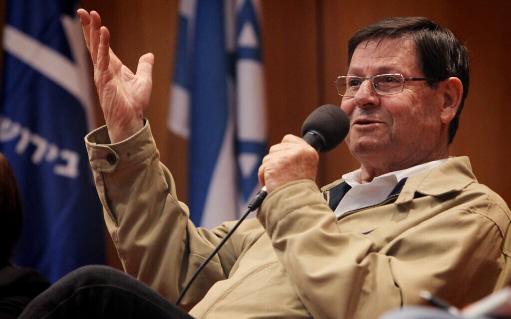 Veteran news anchor Haim Yavin, Israel’s 'Mr. Television,' dies at 93