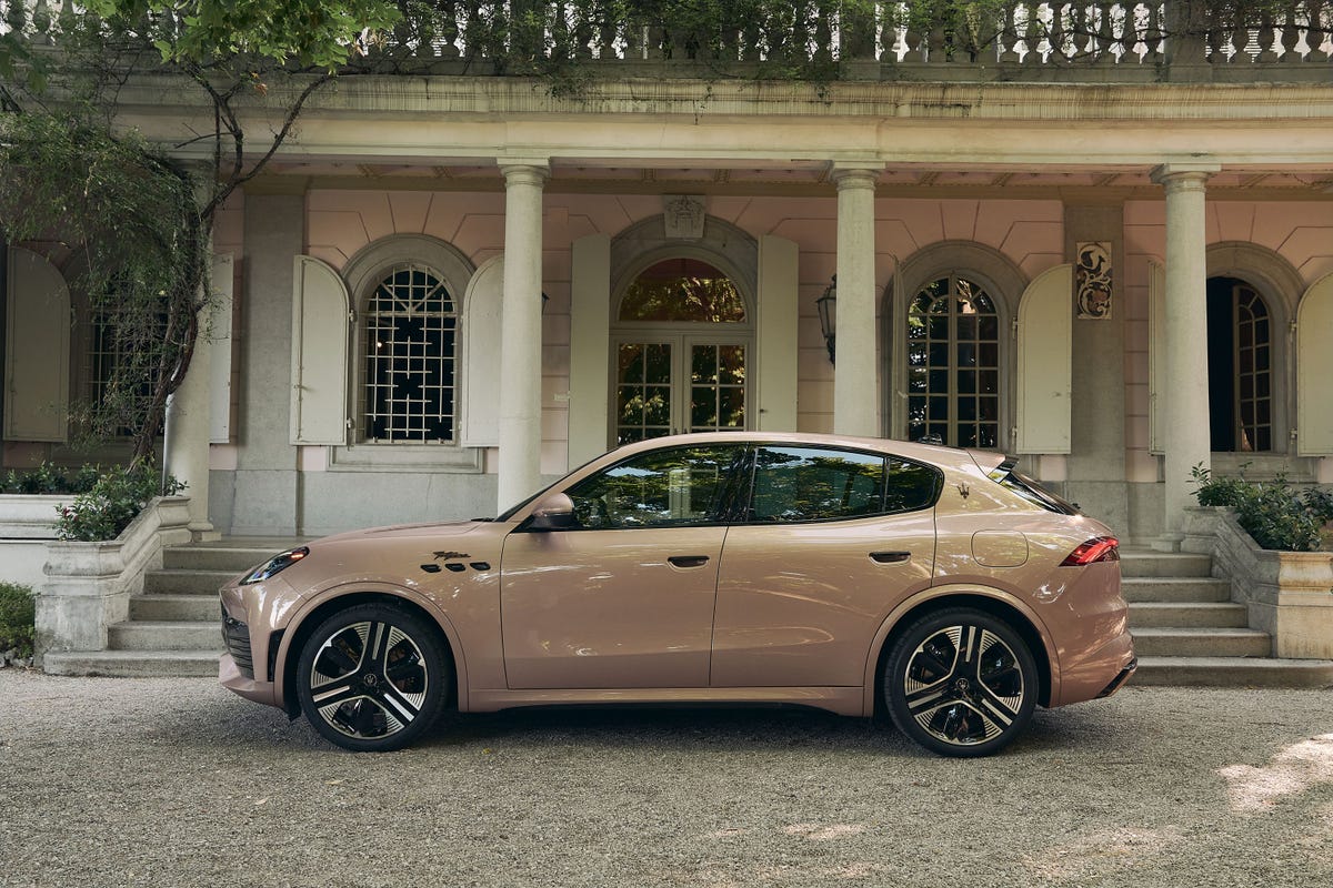 View Exterior Photos of the 2027 Maserati Grecale Folgore